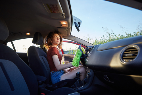 Consigli per la pulizia degli interni dell'auto