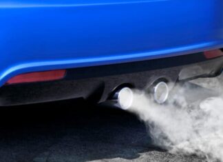 Fumo e cattivo odore dall’impianto di scarico – come capire i problemi dal colore del fumo
