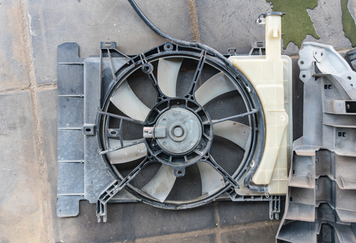 Rimozione della ventola del radiatore