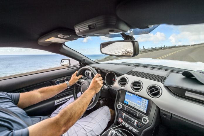 Nuova autoradio non funziona – cosa fare?