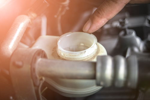 Gas nel liquido dei freni