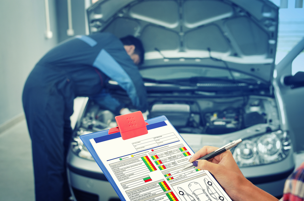 Durante la riparazione in un'autofficina
