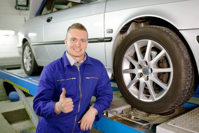 Auto sbanda da sinistra a destra – Come sostituire gli ammortizzatori e le molle!