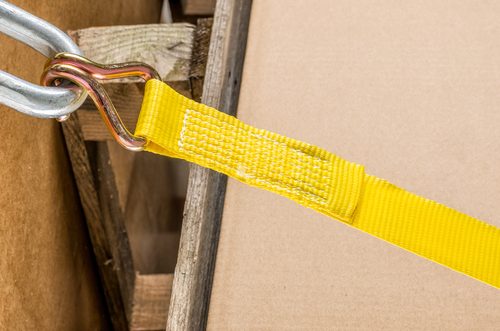 Le cinghie elastiche per il fissaggio del carico