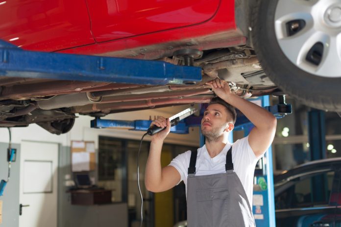 Spia del filtro DPF lampeggia – cosa fare? Pulizia del filtro antiparticolato!