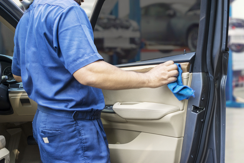 applicare un sigillante per vinile auto
