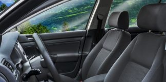 Più spazio per lo stoccaggio e il comfort maggiore con un bracciolo centrale!