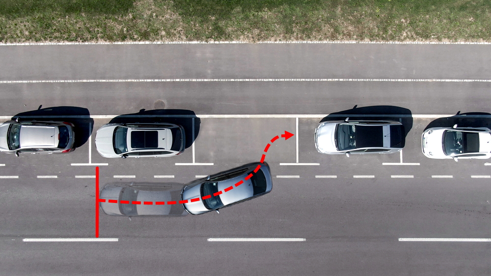l'inversione nel parcheggio laterale