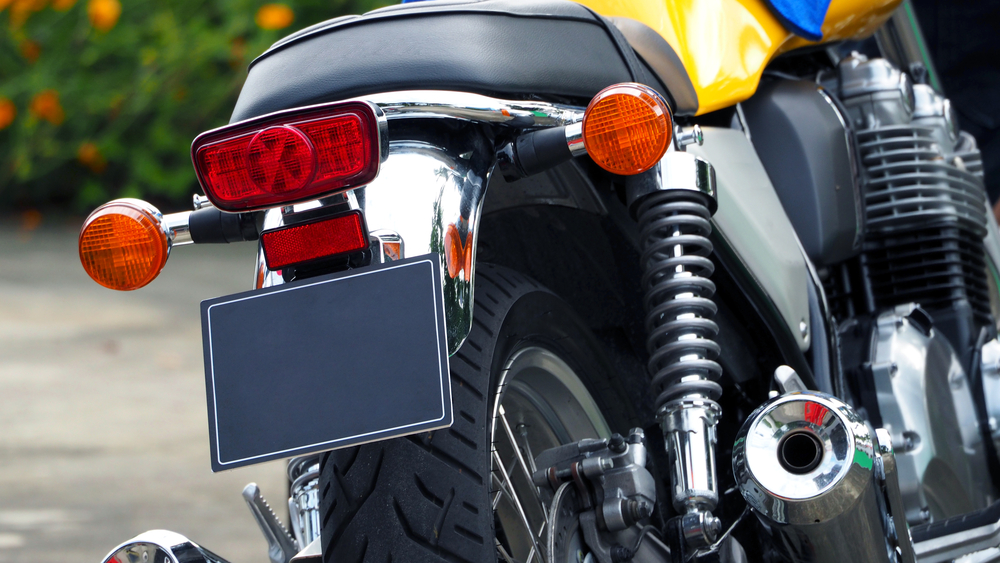 Gli indicatori di direzione sulle moto sono ancora oggi un problema