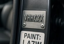 Come individuare il codice di colore della carrozzeria di un’auto